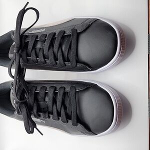 Puma Soft Foam black and beige size 8.5 sneakers